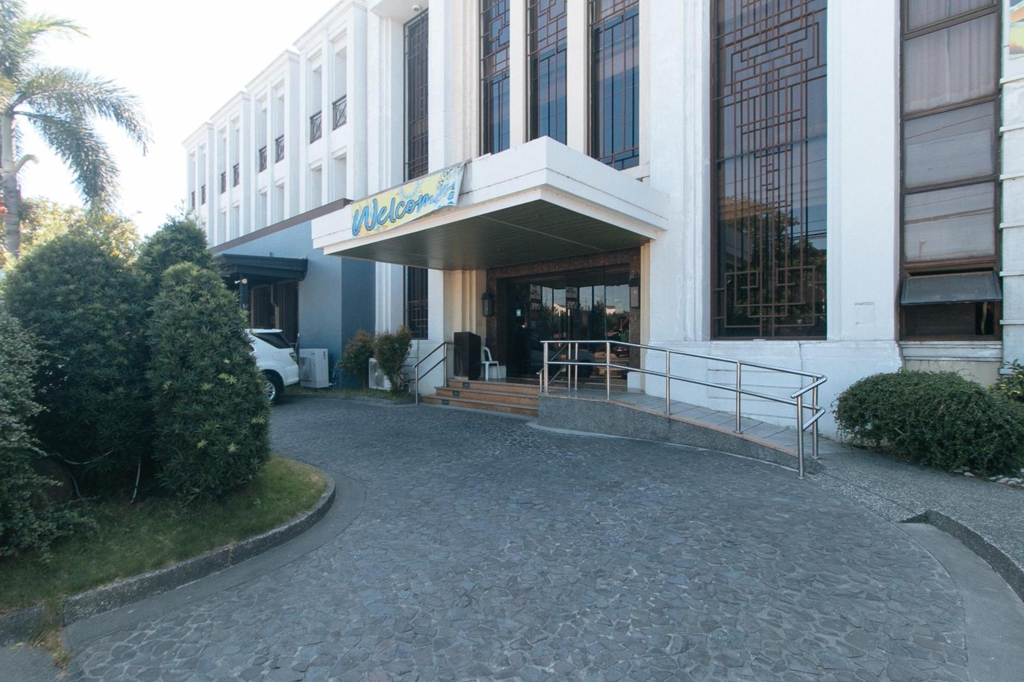 Bliss Hotel San Fernando Pampanga City Eksteriør billede